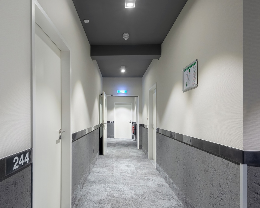 aando frankfurt galluswarte hostel