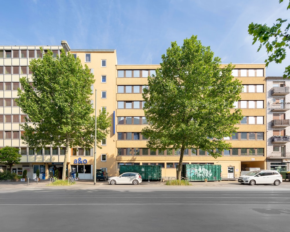 aando frankfurt galluswarte hostel