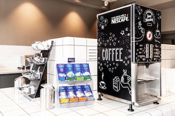 aando frankfurt galluswarte hostel