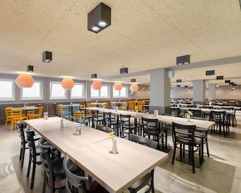aando frankfurt galluswarte hostel