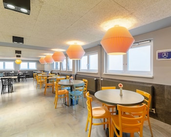 aando frankfurt galluswarte hostel
