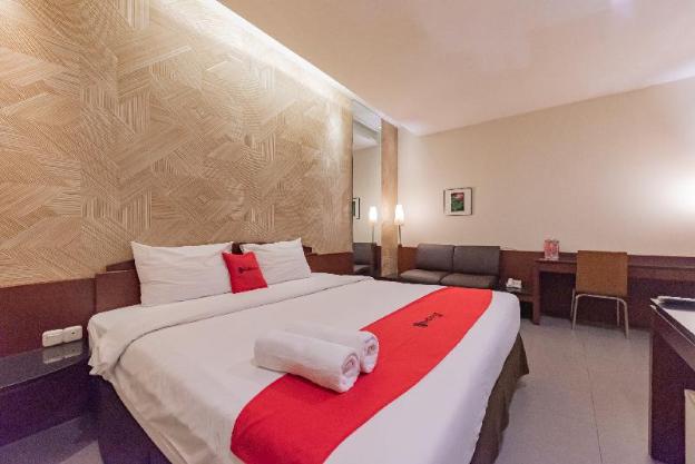 reddoorz plus cipaganti street 3