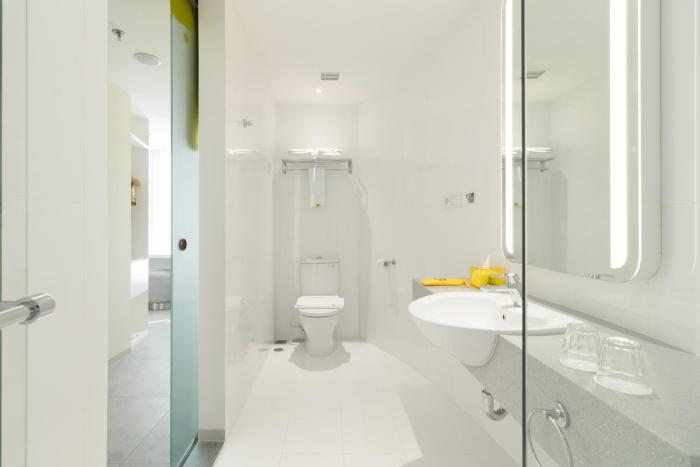 yello hotel kuta beachwalk bali