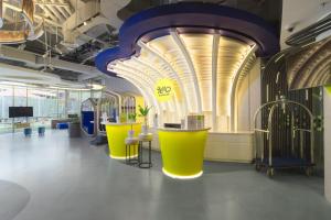 yello hotel kuta beachwalk bali