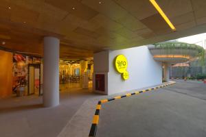 yello hotel kuta beachwalk bali