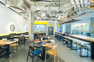 yello hotel kuta beachwalk bali