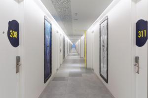 yello hotel kuta beachwalk bali
