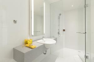 yello hotel kuta beachwalk bali