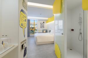 yello hotel kuta beachwalk bali
