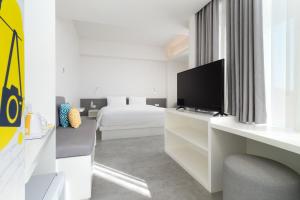yello hotel kuta beachwalk bali