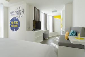 yello hotel kuta beachwalk bali