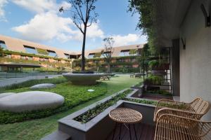 yello hotel kuta beachwalk bali