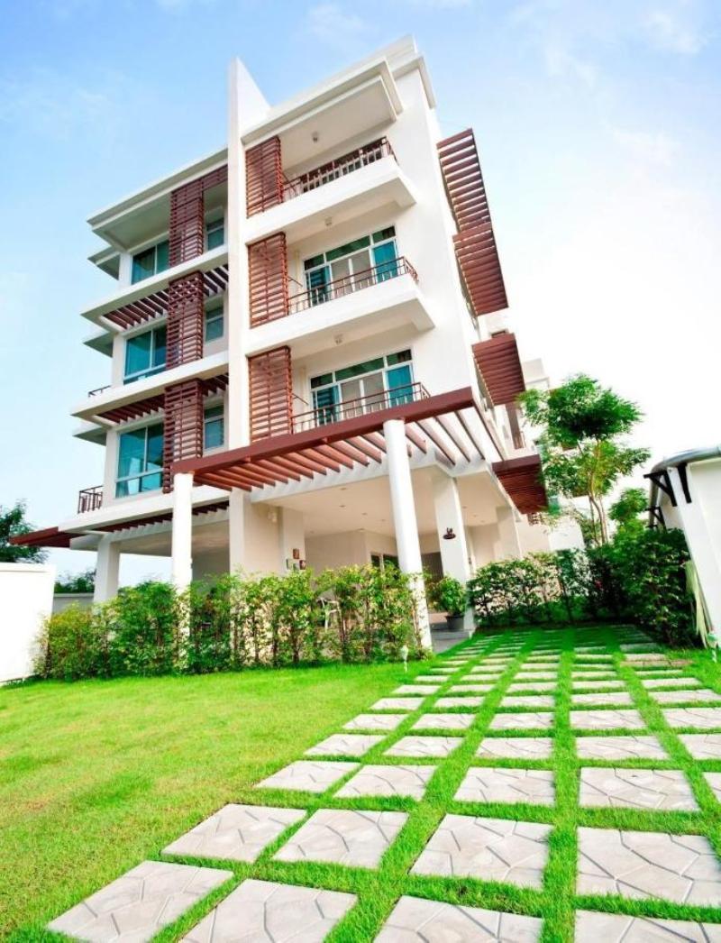 green apartment