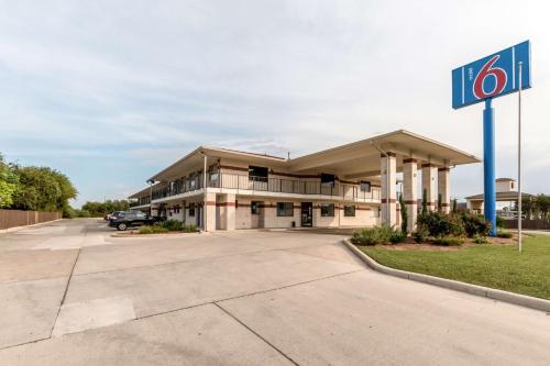 motel 6 san antonio tx south ww white rd