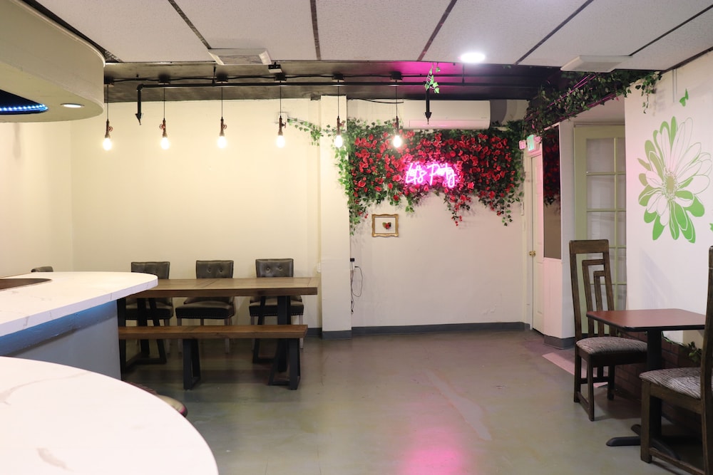 hometel suites in los angeles koreatown