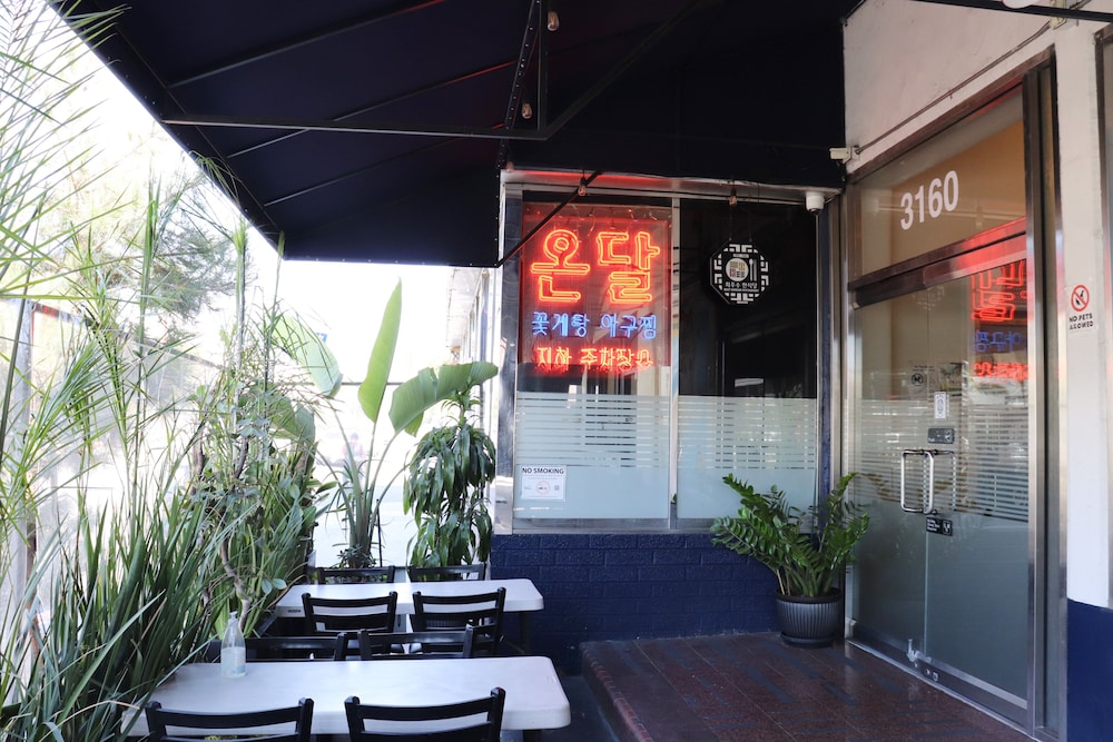 hometel suites in los angeles koreatown