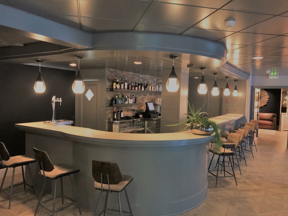 hotel and spa niunit