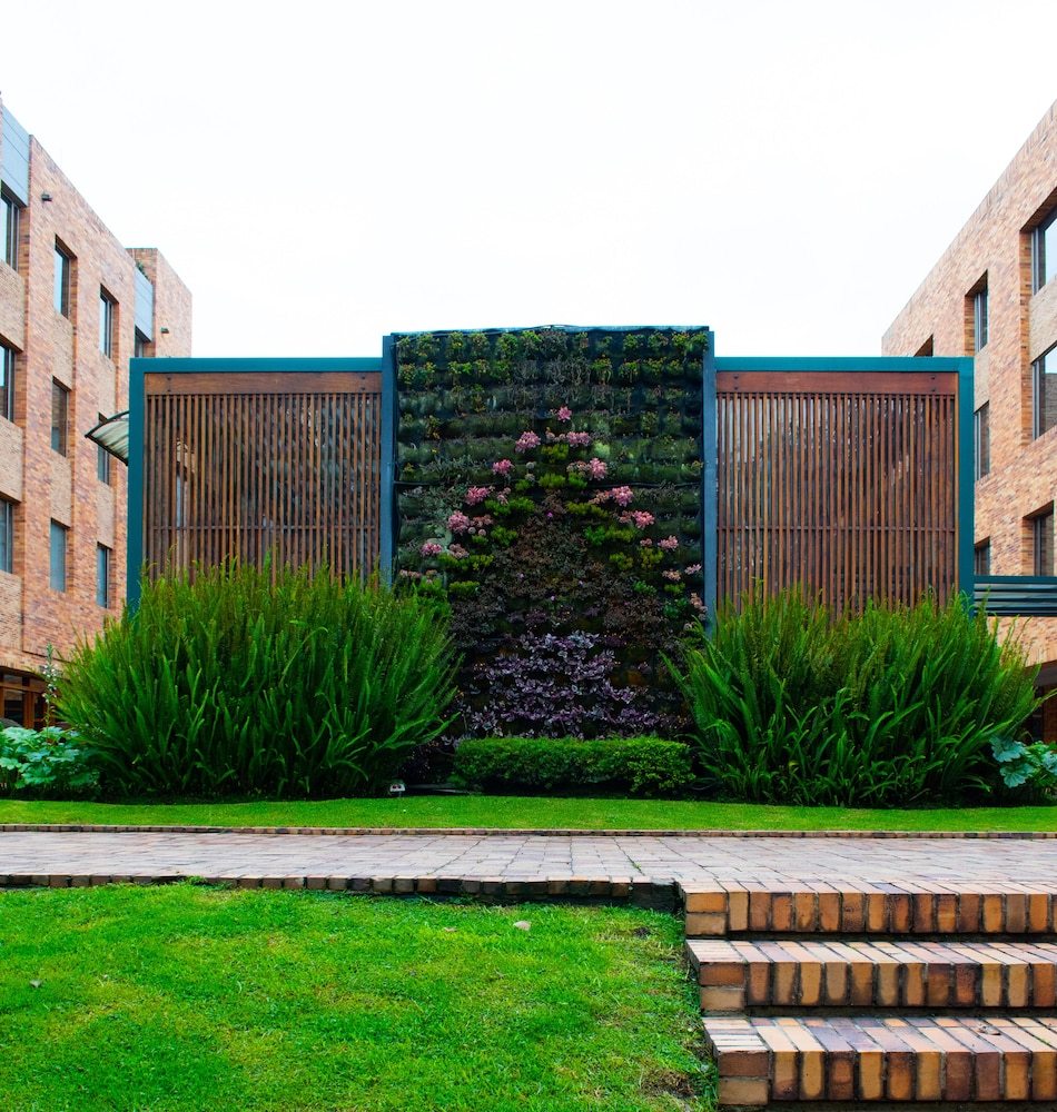 hotel habitel select