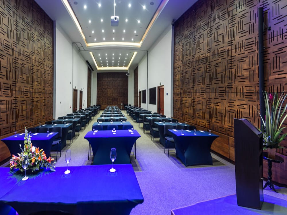 hotel habitel select