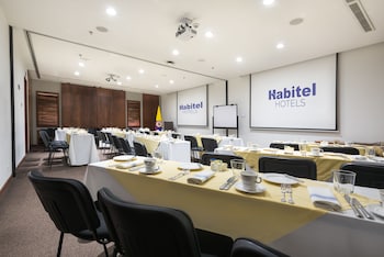 hotel habitel select