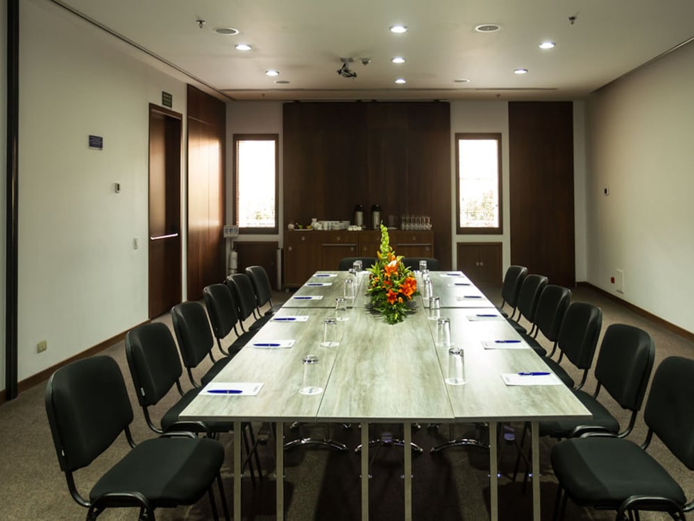 hotel habitel select