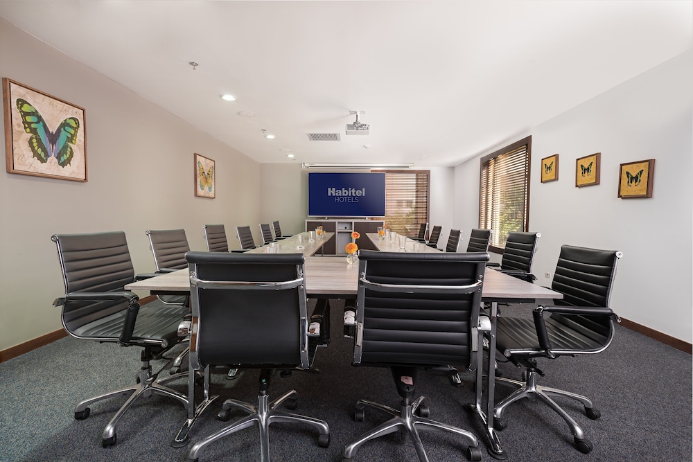 hotel habitel select