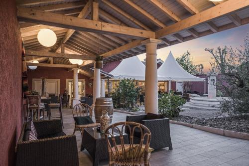 the originals boutique hotel le pillebois bourg en bresse nord inter hotel