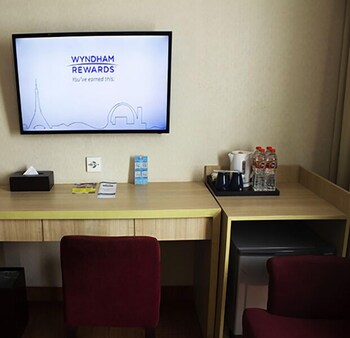 days hotel and suites by wyndham jakarta airport