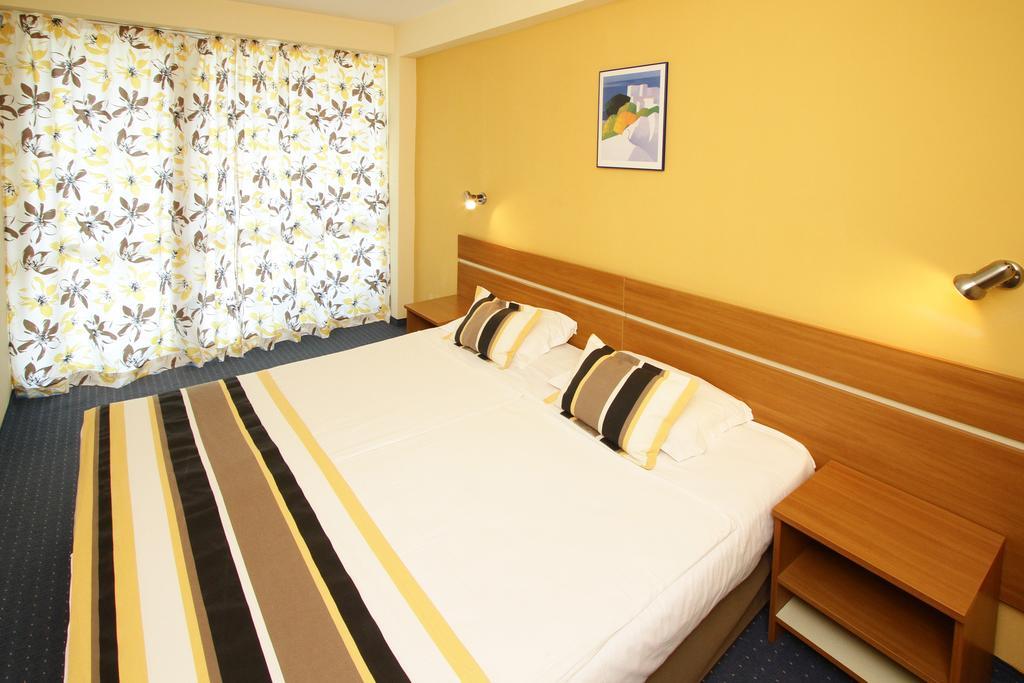 golden sands