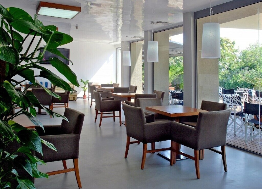 hotel excelsior