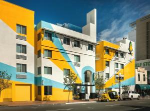 staypineapple hotel z gaslamp san diego