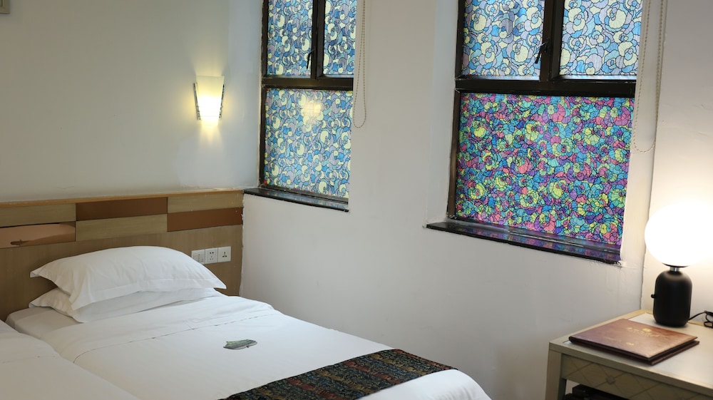 aiqun hotel