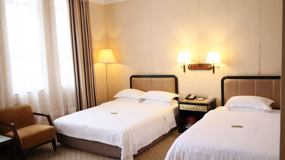 aiqun hotel