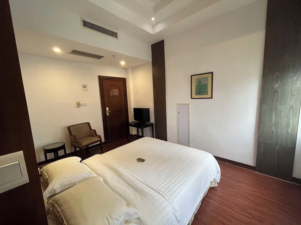 aiqun hotel