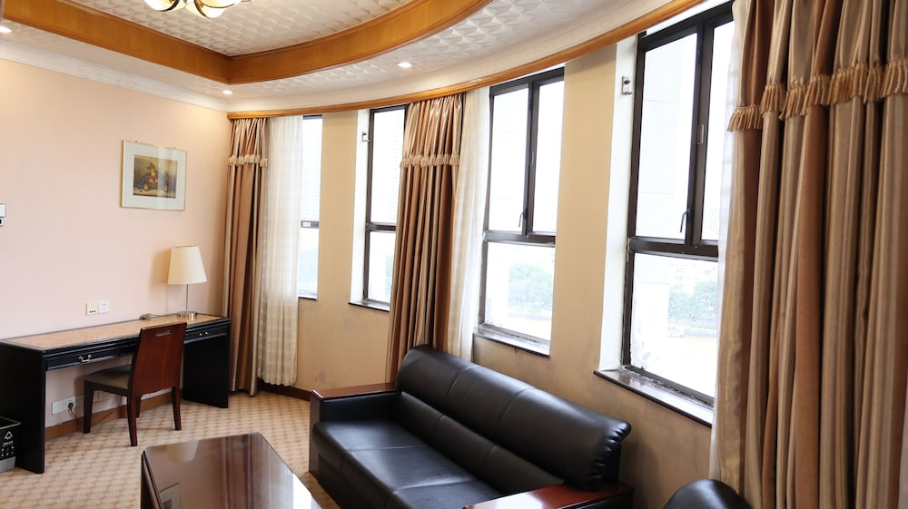 aiqun hotel