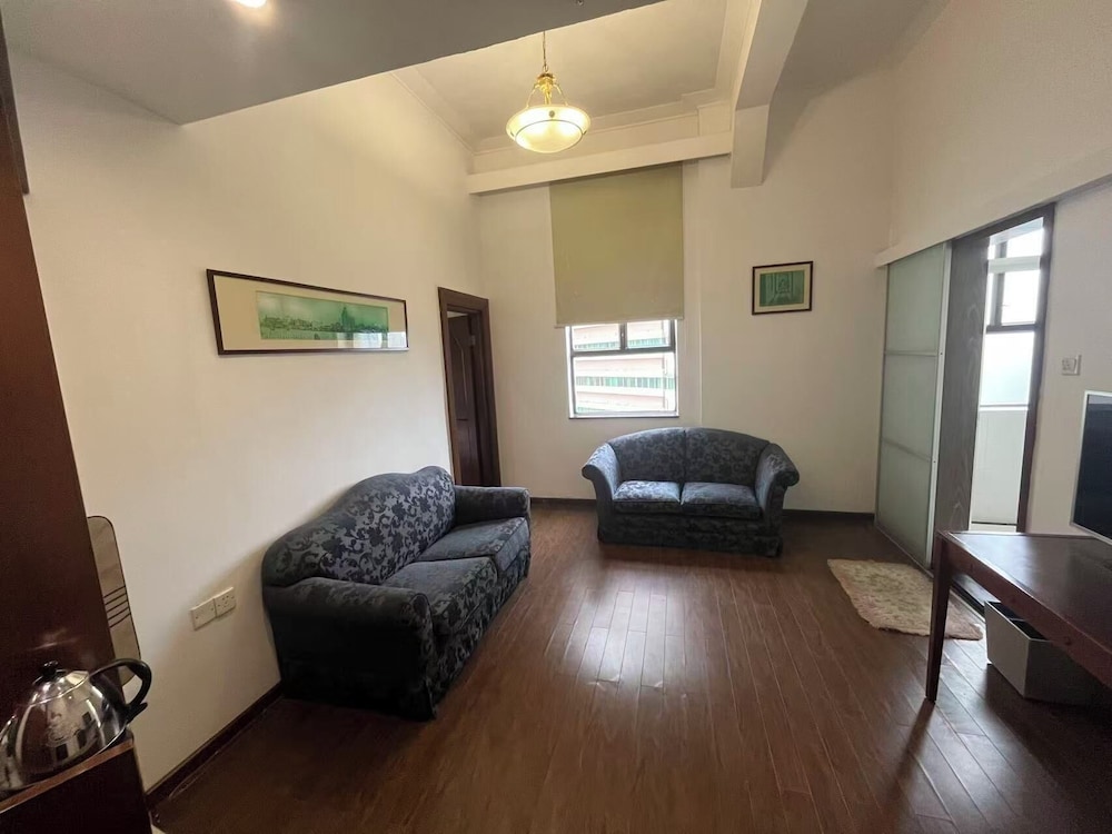 aiqun hotel