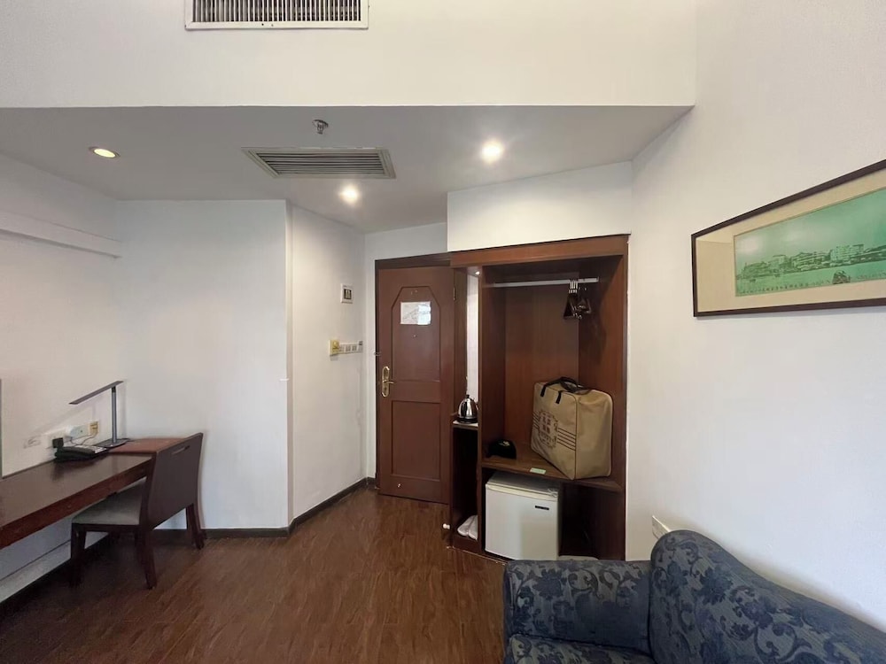 aiqun hotel