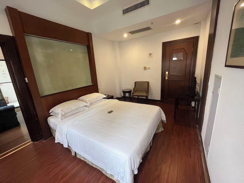 aiqun hotel
