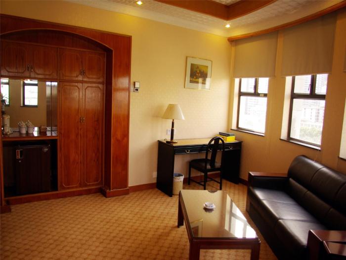 aiqun hotel