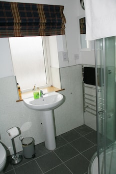 glenlochy nevis bridge apartments