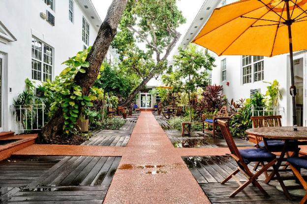 tradewinds apartment hotel a south beach group hotel