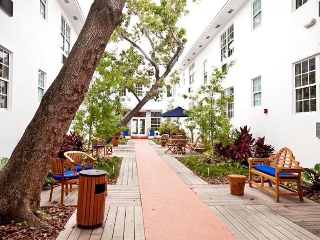 tradewinds apartment hotel a south beach group hotel