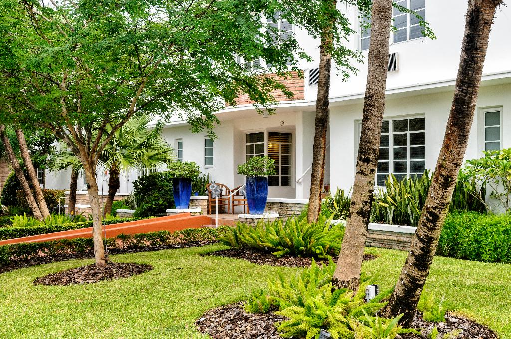 tradewinds apartment hotel a south beach group hotel