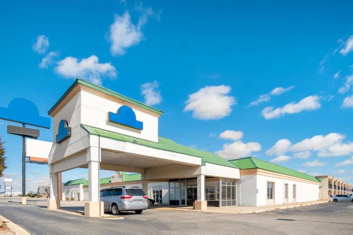 oyo hotel oklahoma city south i 35 and se 29th