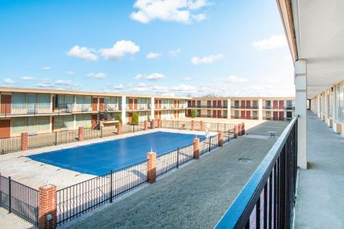 Oyo Hotel Oklahoma City South I-35 And Se 29Th,,2 star