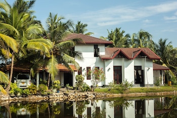 hotel lagoonvilla