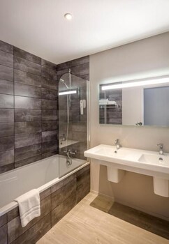 the originals city hotel les caps saint brieuc est inter hotel