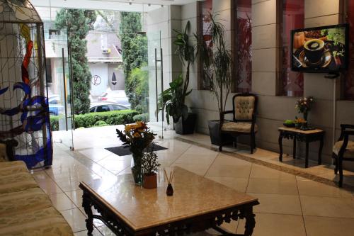 residence l heritage hipolito taine by bluebay