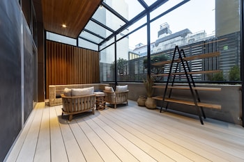 hound gardenandterrace hotel