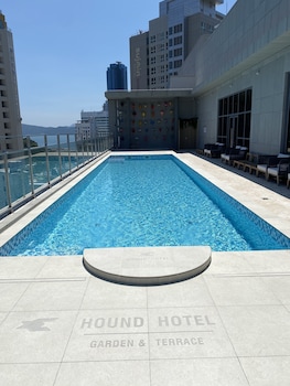 hound gardenandterrace hotel